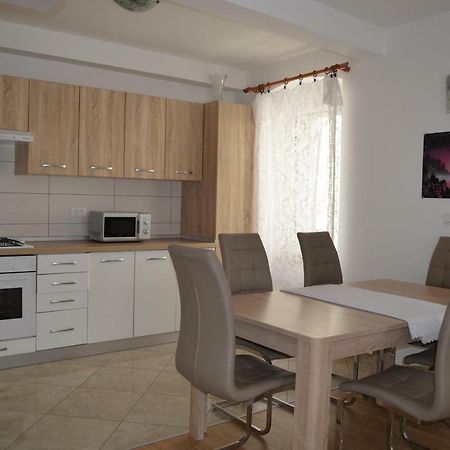 Apartment Michael Krk Town Eksteriør billede
