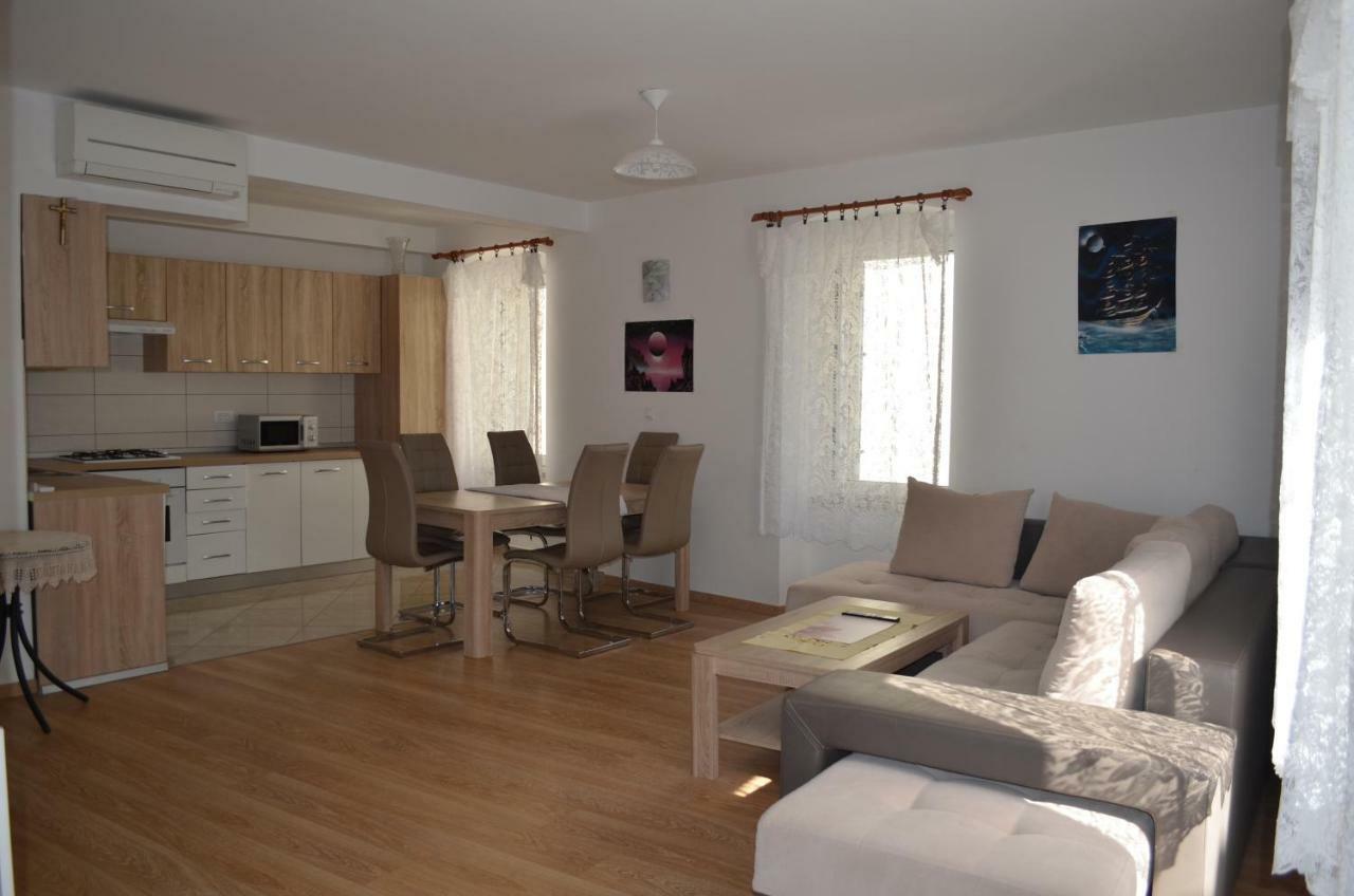 Apartment Michael Krk Town Eksteriør billede