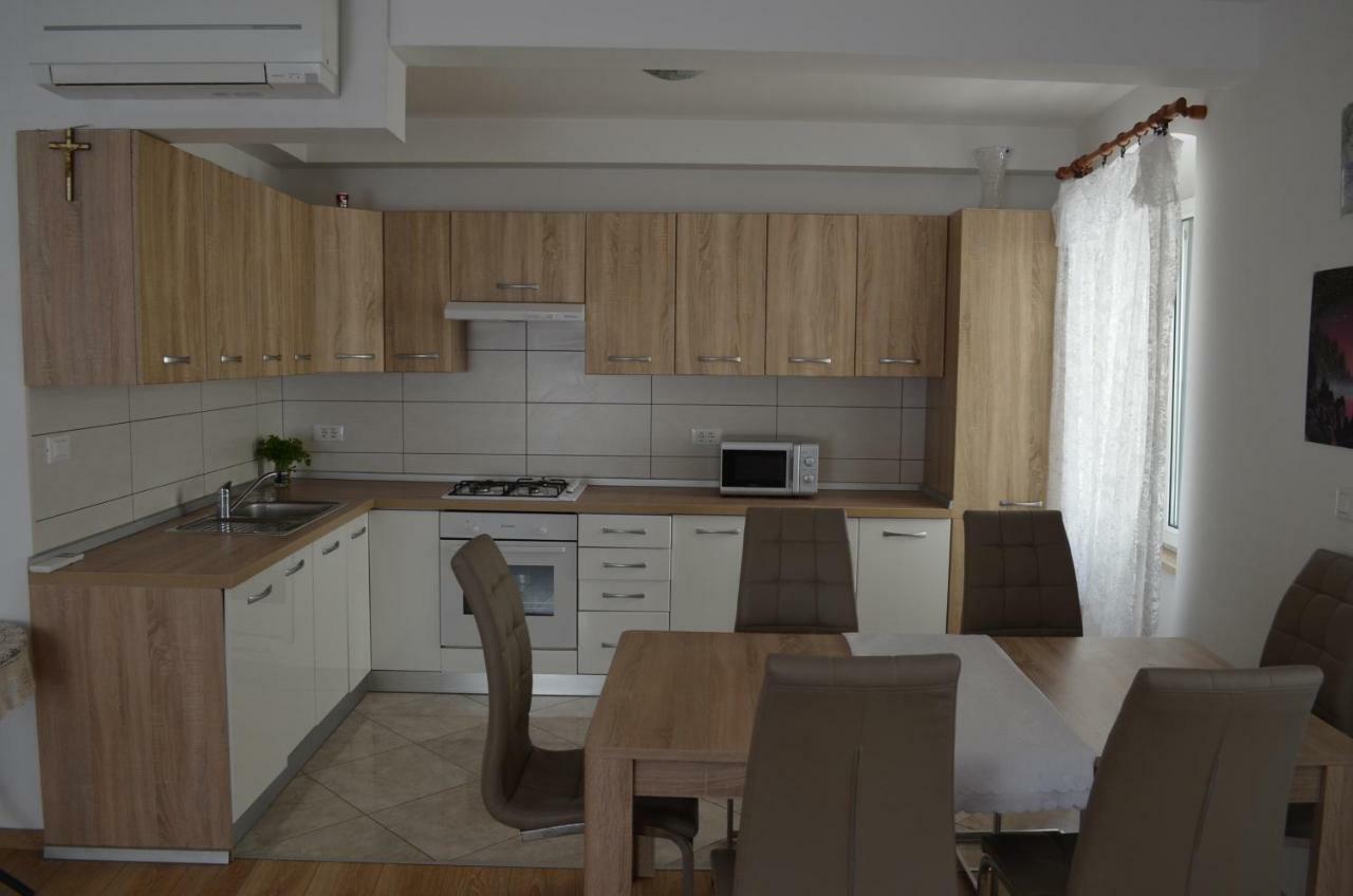 Apartment Michael Krk Town Eksteriør billede