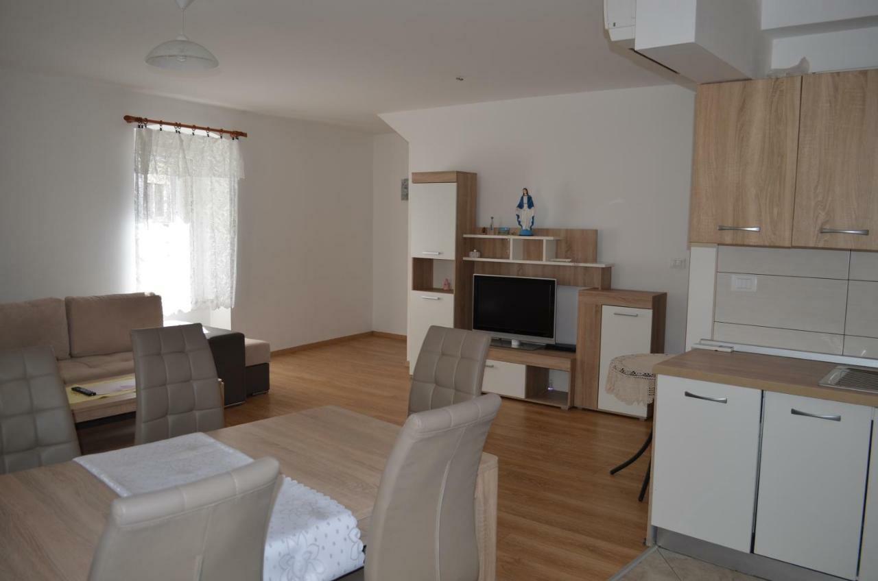 Apartment Michael Krk Town Eksteriør billede